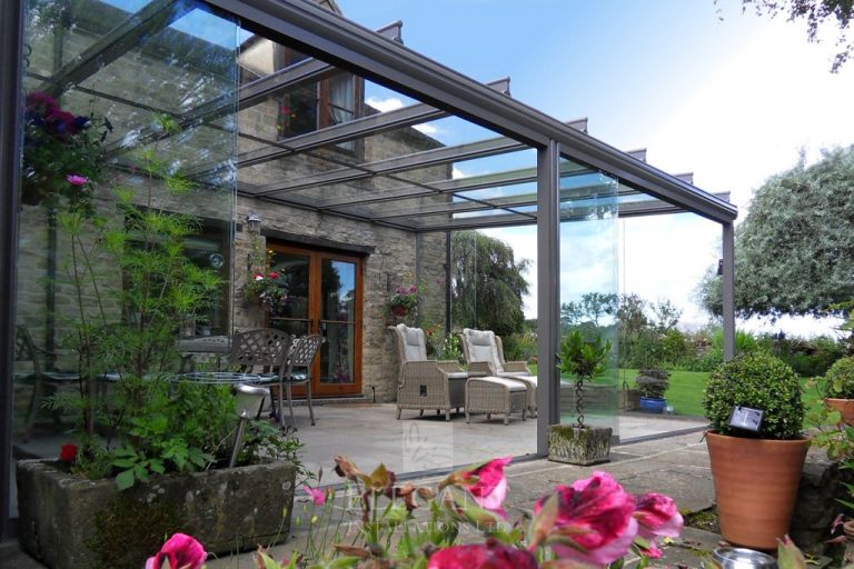 A Glass Garden Room in Rural Oxfordshire Elegant
